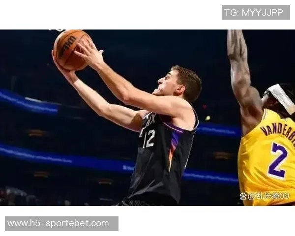 吉莱斯皮表现出色贡献15分12助攻但球队仍遭遇失利 吉莱斯皮表现出色贡献15分12助攻但球队仍遭遇失利